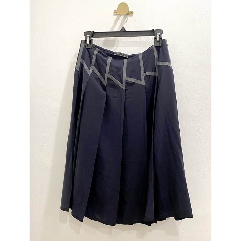✨ Prada 100% Silk Midi Skirt – Made in Italy – Size 40 (US 4-6)